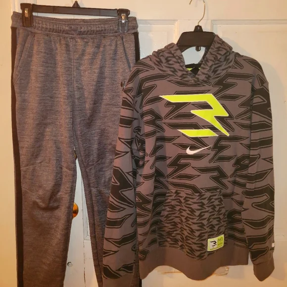 A LOT OF 2 BOYS NIKE HOODIE & Sporty JOGGER Pants XLARGE - Picture 1 of 4